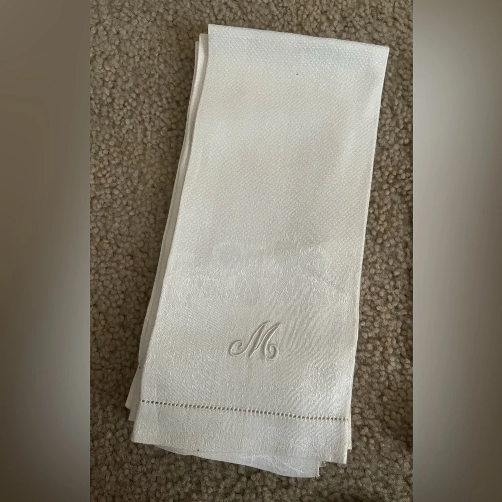 Elegant Monogrammed  4 White Guest Towels